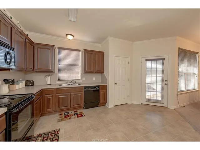 $1,950 | 1425 West Villa Maria Road, Bryan, TX 77801