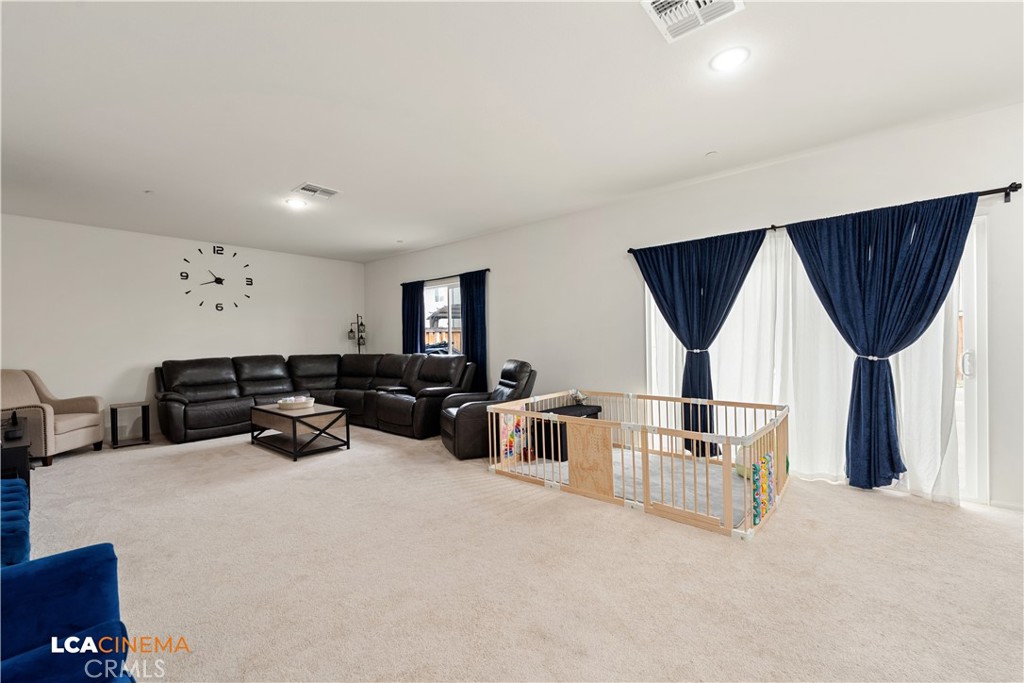 11112 Pasto Way Bakersfield, CA 93306 - Photo 6 of 35 a living room with furniture