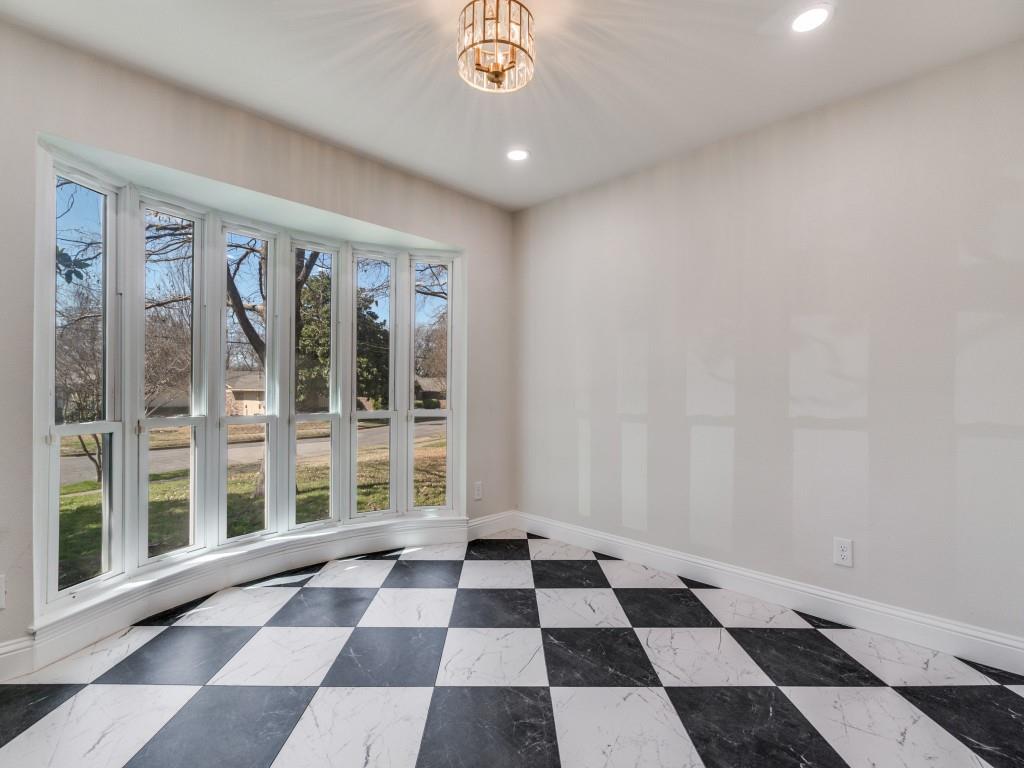 9008 Flicker Lane Dallas, TX 75238 - Photo 4 of 23