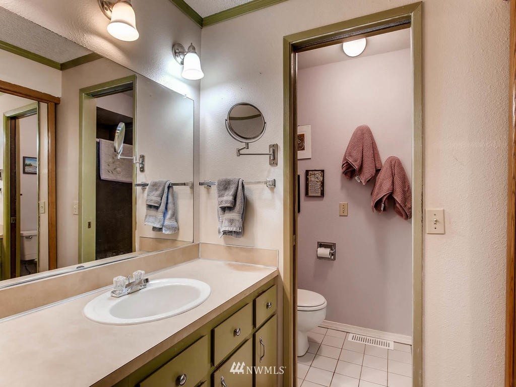 18620 132nd Place Southeast Renton, WA 98058 - Photo 12 of 25 Gallery Image 12