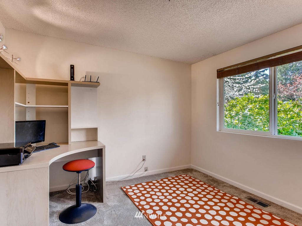 18620 132nd Place Southeast Renton, WA 98058 - Photo 13 of 25 Gallery Image 13