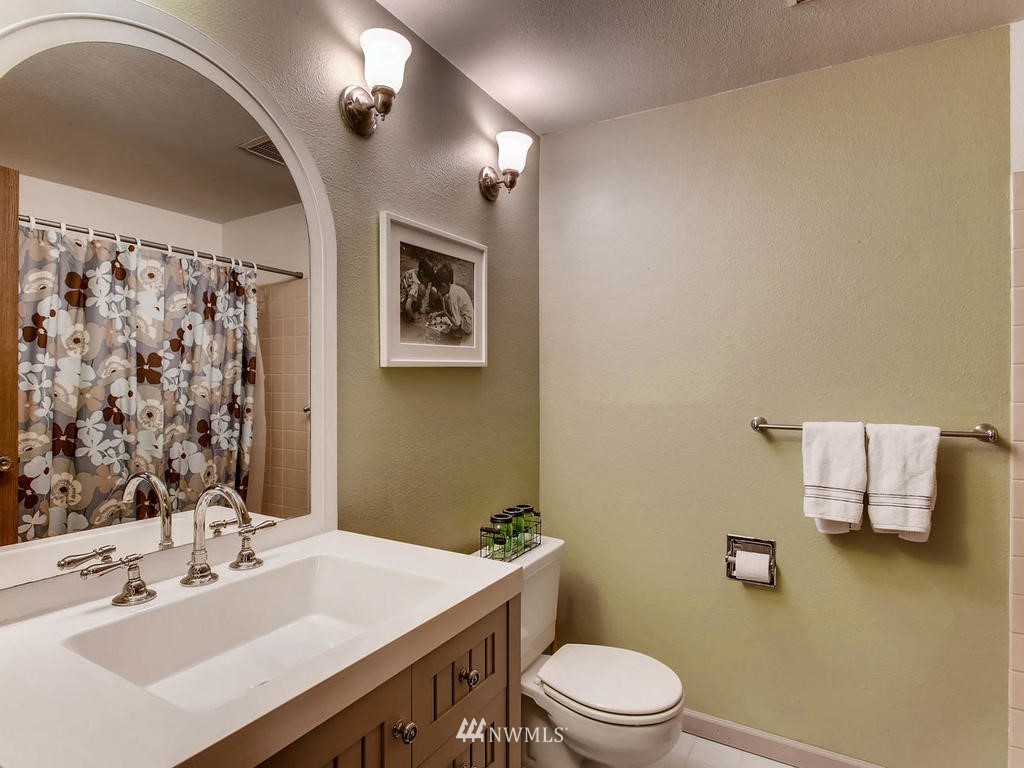 18620 132nd Place Southeast Renton, WA 98058 - Photo 15 of 25 Gallery Image 15