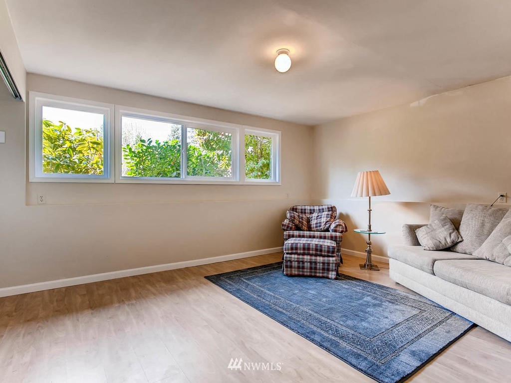 18620 132nd Place Southeast Renton, WA 98058 - Photo 17 of 25 Gallery Image 17
