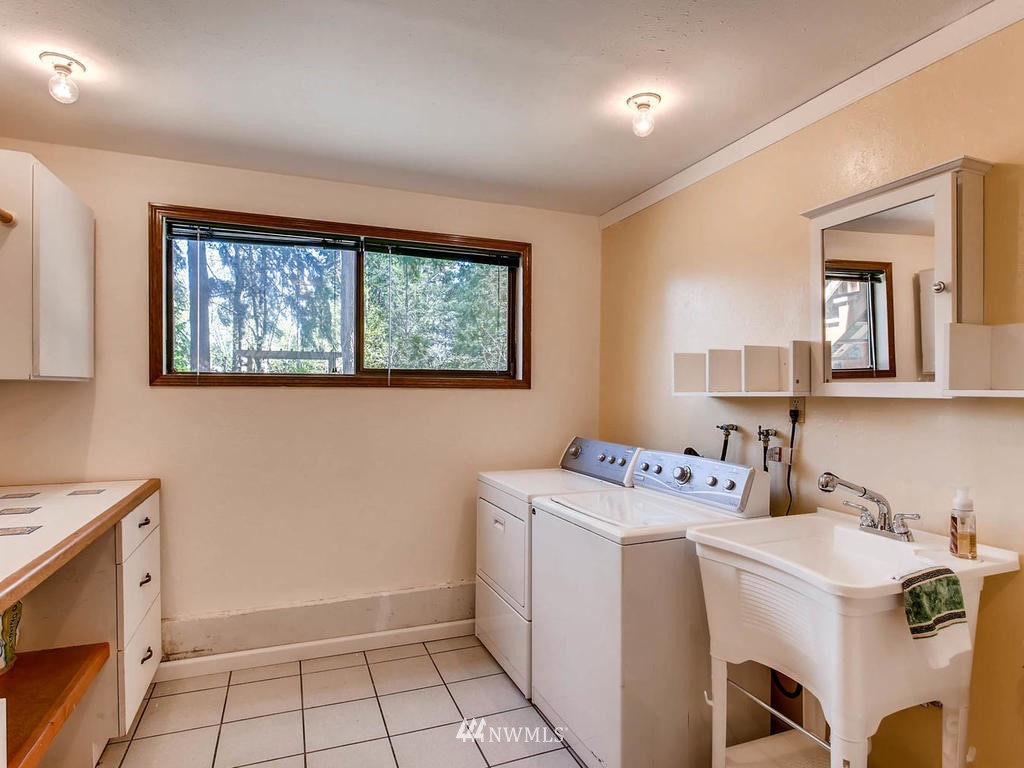 18620 132nd Place Southeast Renton, WA 98058 - Photo 19 of 25 Gallery Image 19