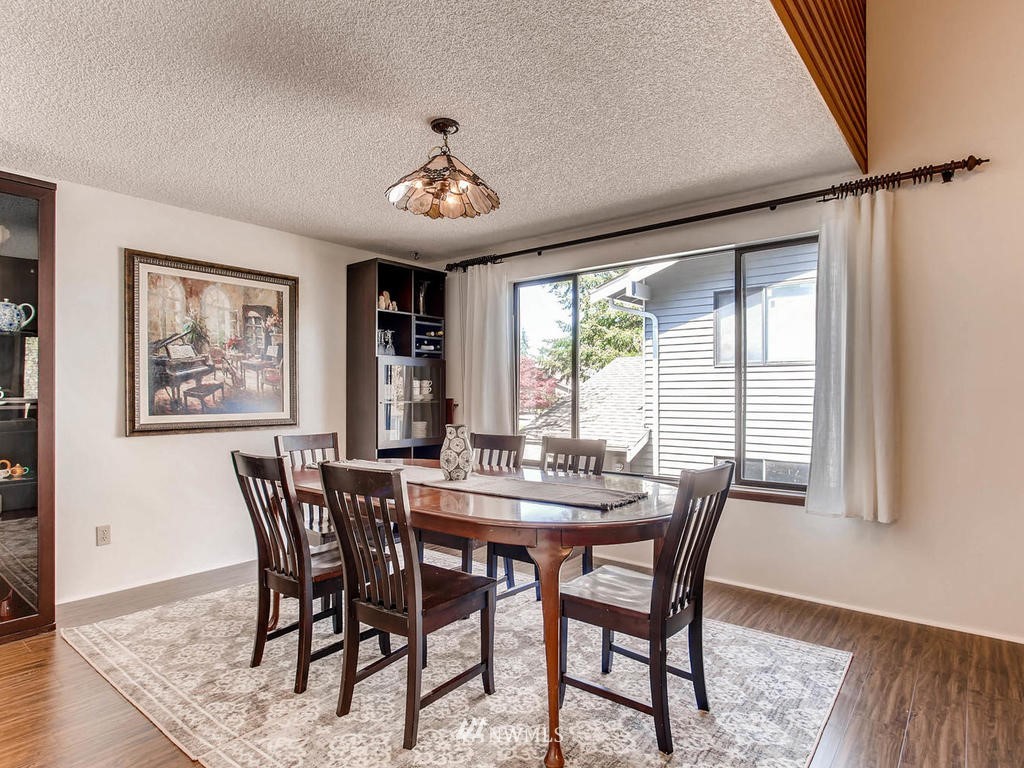 18620 132nd Place Southeast Renton, WA 98058 - Photo 5 of 25 Gallery Image 5