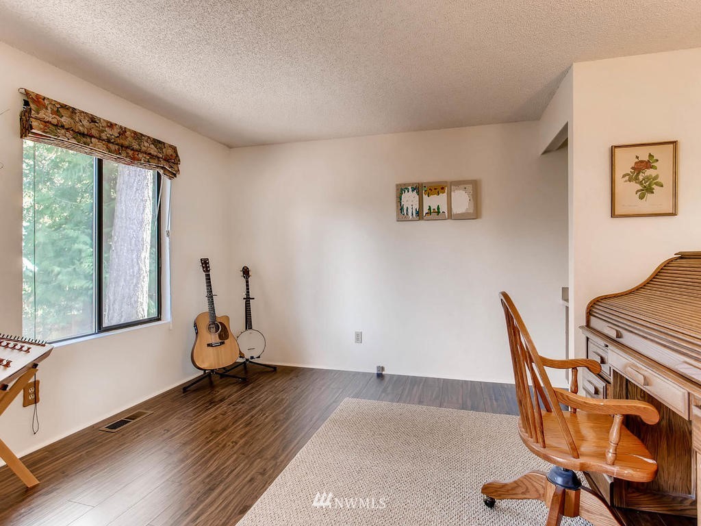 18620 132nd Place Southeast Renton, WA 98058 - Photo 6 of 25 Gallery Image 6