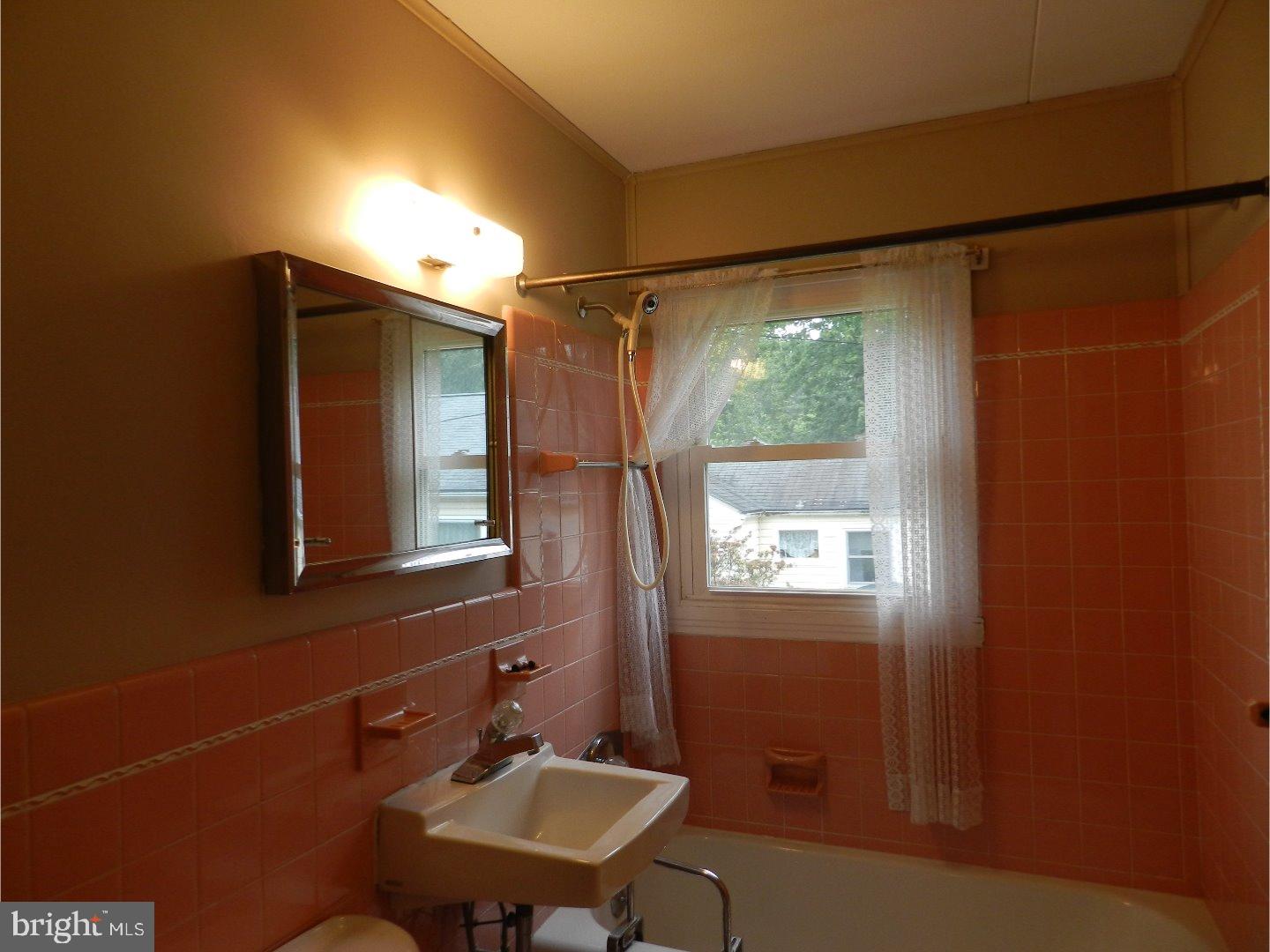 117 Gable Road Paoli, PA 19301 - Photo 7 of 10 Bathroom