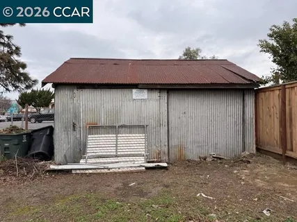 $300,000 | 161 South 3rd Avenue, Oakdale, CA 95361