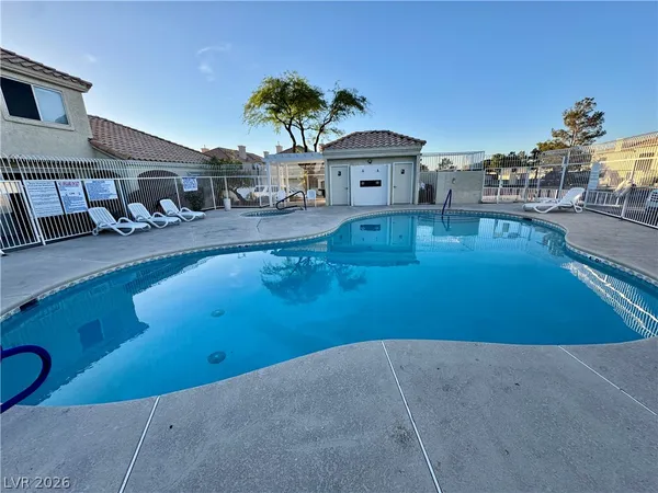 $1,077 | 713 Anne Lane, Unit 85D, Henderson, NV 89015