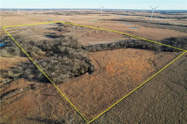 $375,000 | 2000 Y Road, Reading, KS 66868