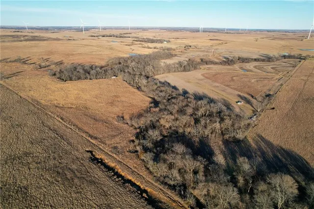$375,000 | 2000 Y Road, Reading, KS 66868
