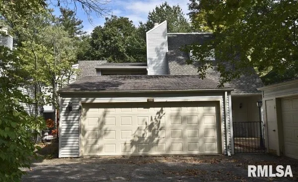 $159,900 | 10 Country Place, Springfield, IL 62703