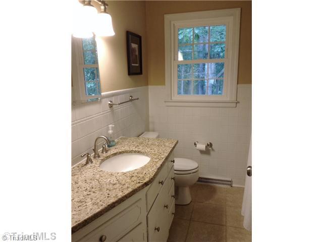 3435 Pine Valley Road High Point, NC 27265 - Photo 9 of 16 Bath.