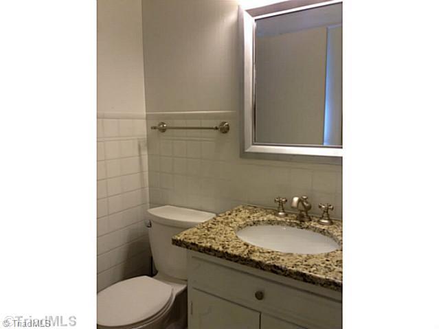 3435 Pine Valley Road High Point, NC 27265 - Photo 10 of 16 Bath.