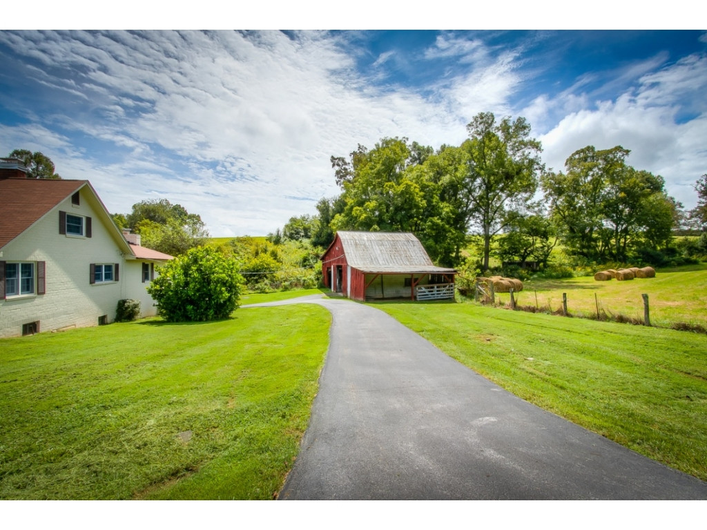 1417 Jackson Hollow Road Kingsport, TN 37663 - Photo 25 of 34 Photo 25
