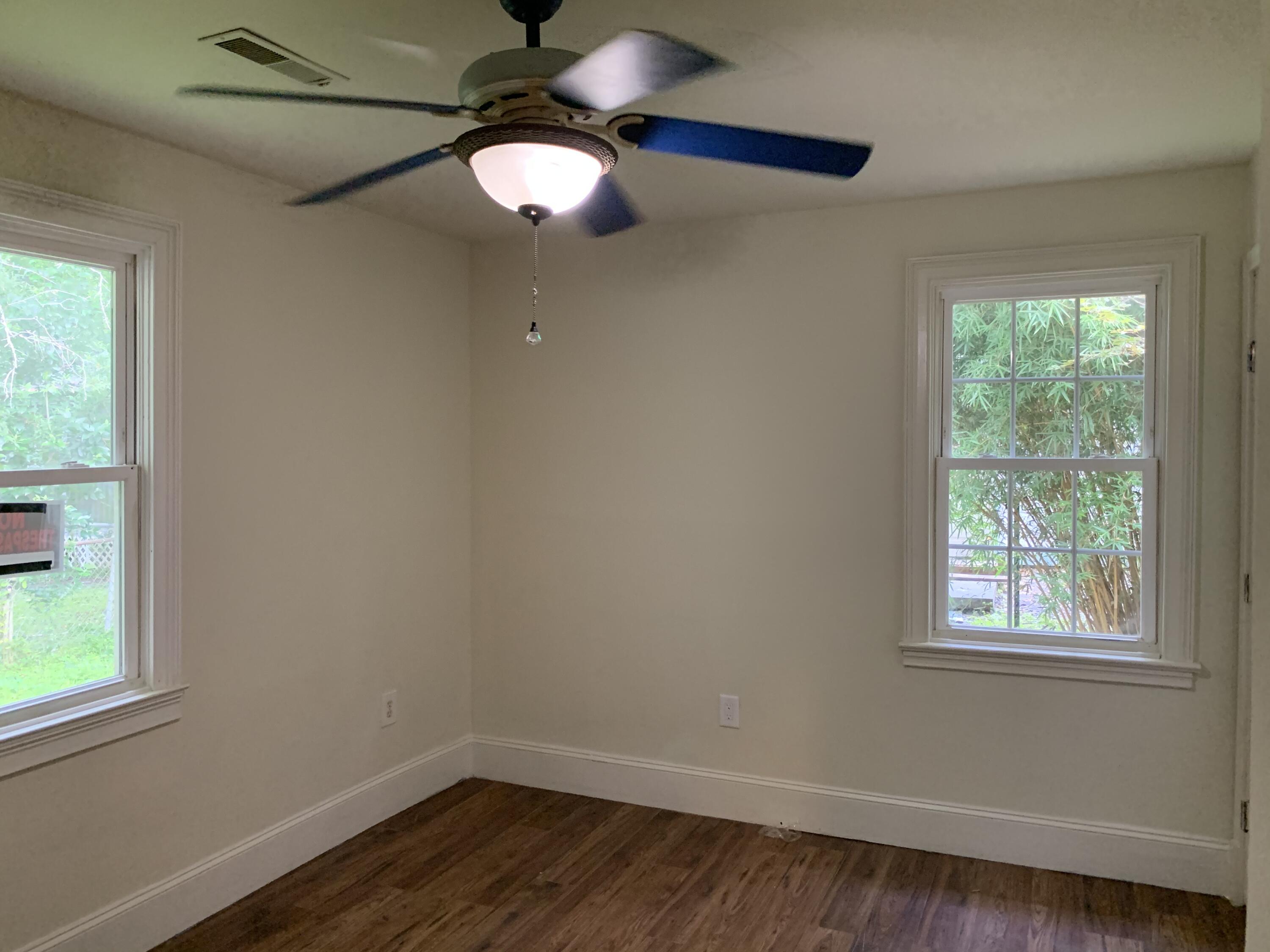 711 Locust Street Charleston, SC 29407 - Photo 16 of 20 A5A73A17-F27D-4476-9C4E-B6569F7EFD0A