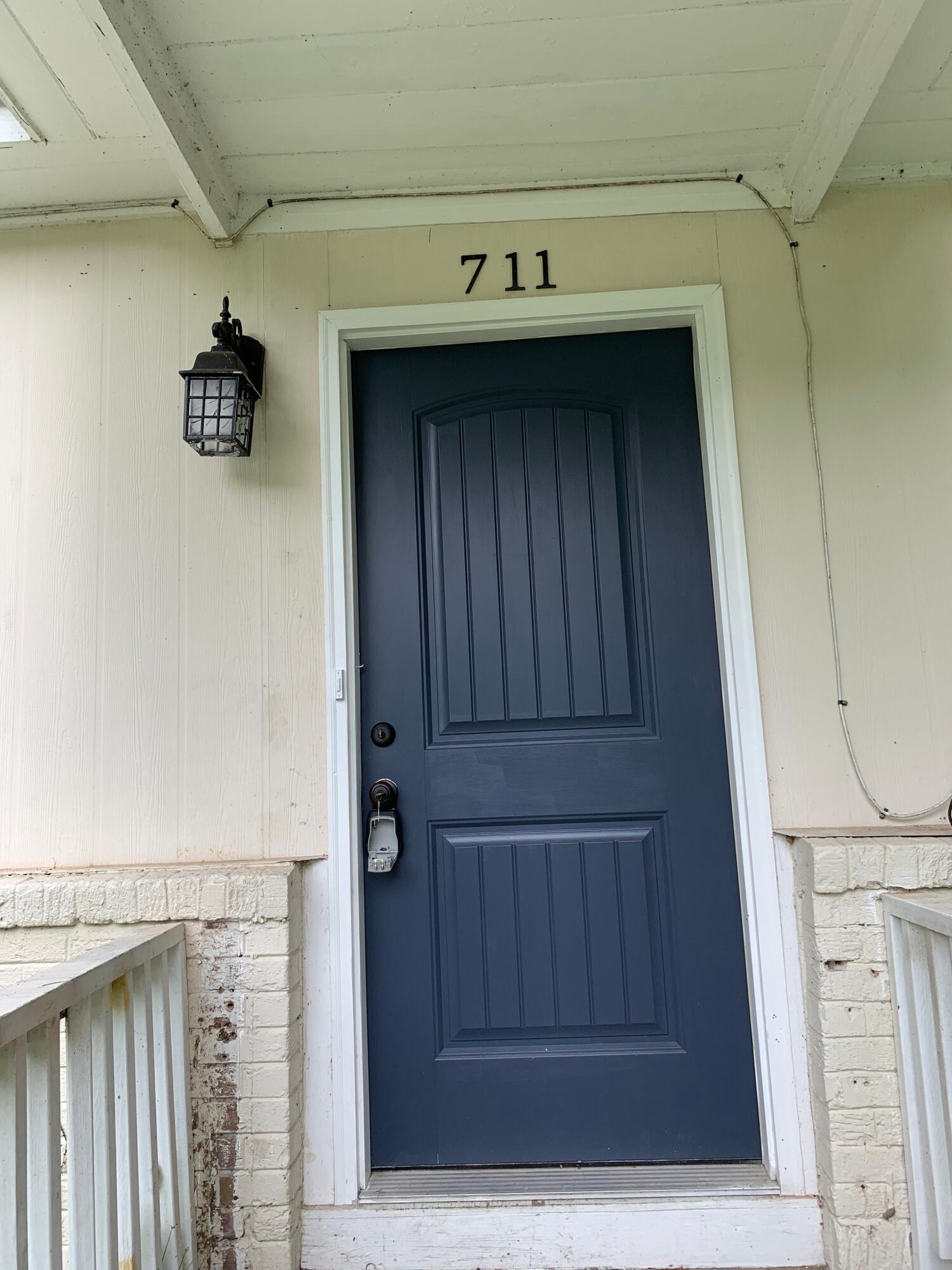 711 Locust Street Charleston, SC 29407 - Photo 7 of 20 52CD484E-52F4-41BC-BC4C-DC47FAE1A4EF