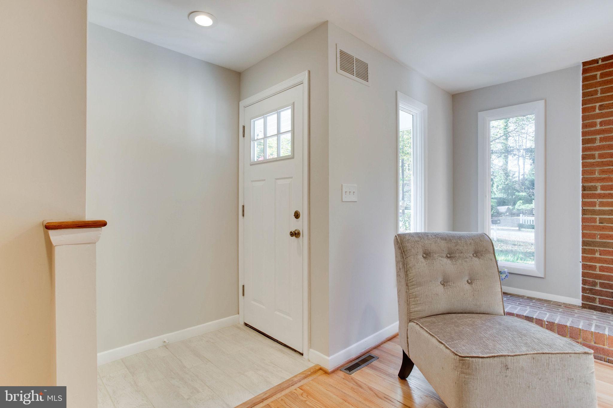 158 Calhoun Street Edgewater, MD 21037 - Photo 5 of 43 Entrance Foyer