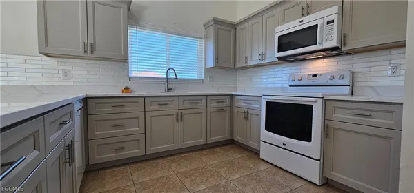 $1,950 | 420 Southeast 15th Terrace, Cape Coral, FL 33990