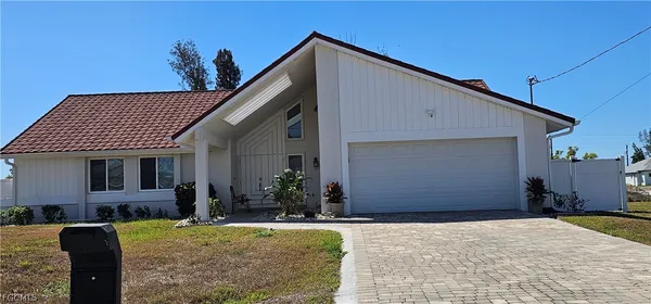 $1,950 | 420 Southeast 15th Terrace, Cape Coral, FL 33990