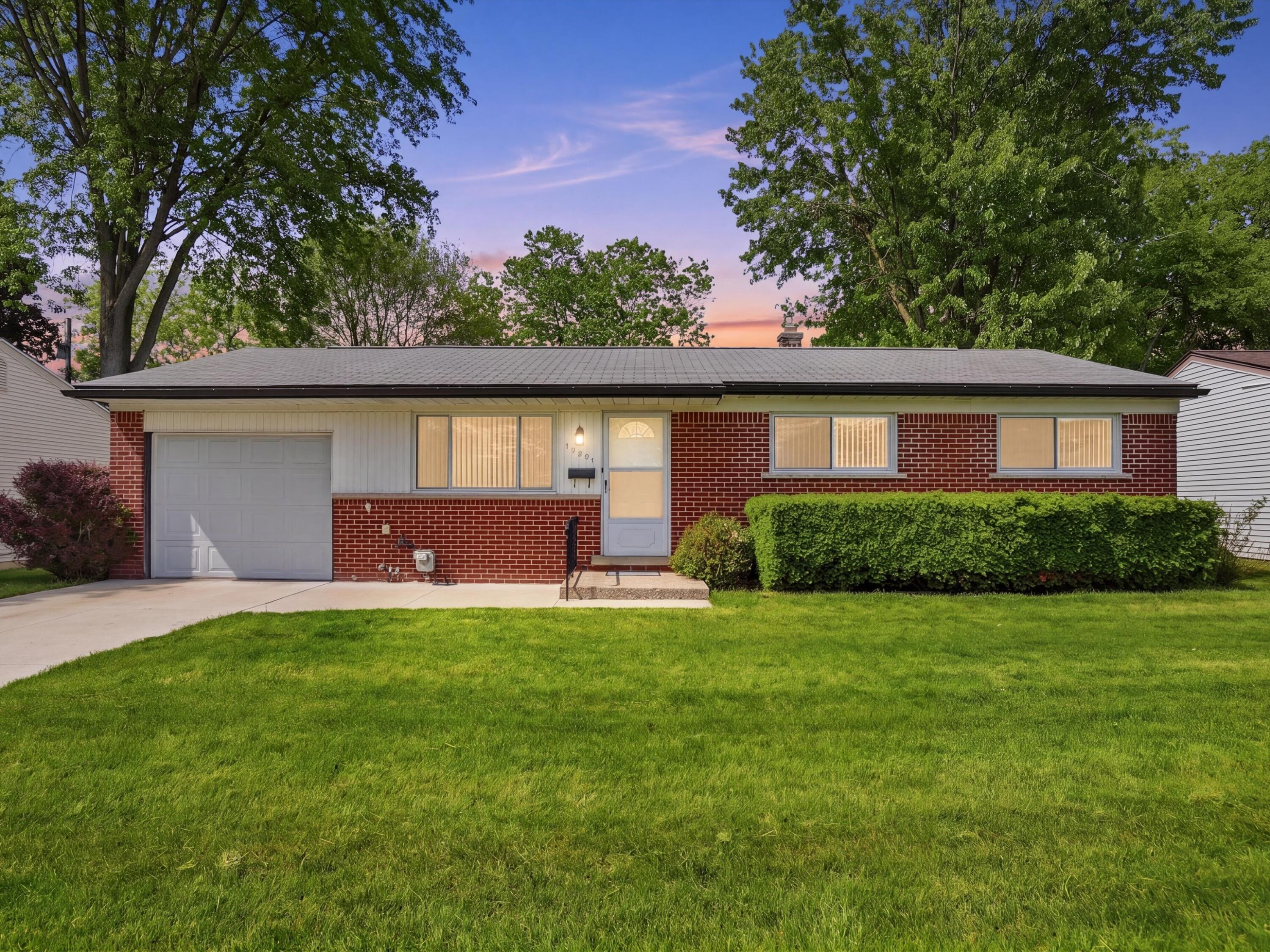 12641 Raleigh Drive Sterling Heights, MI 48313 - Photo 1 of 27 01-DSC02382_twilight_bfad5a18