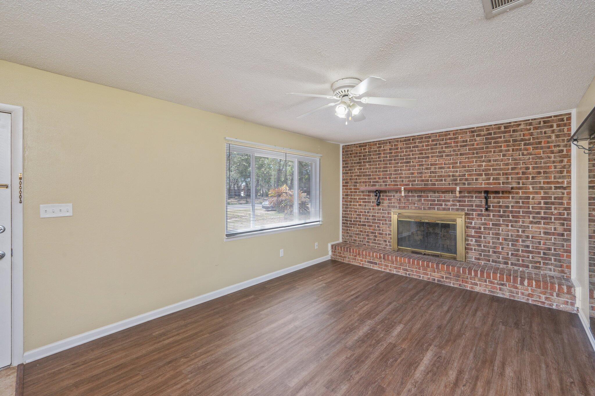 611 Lang Road Fort Walton Beach, FL 32547 - Photo 6 of 34 6-web-or-mls-611-lang-rd