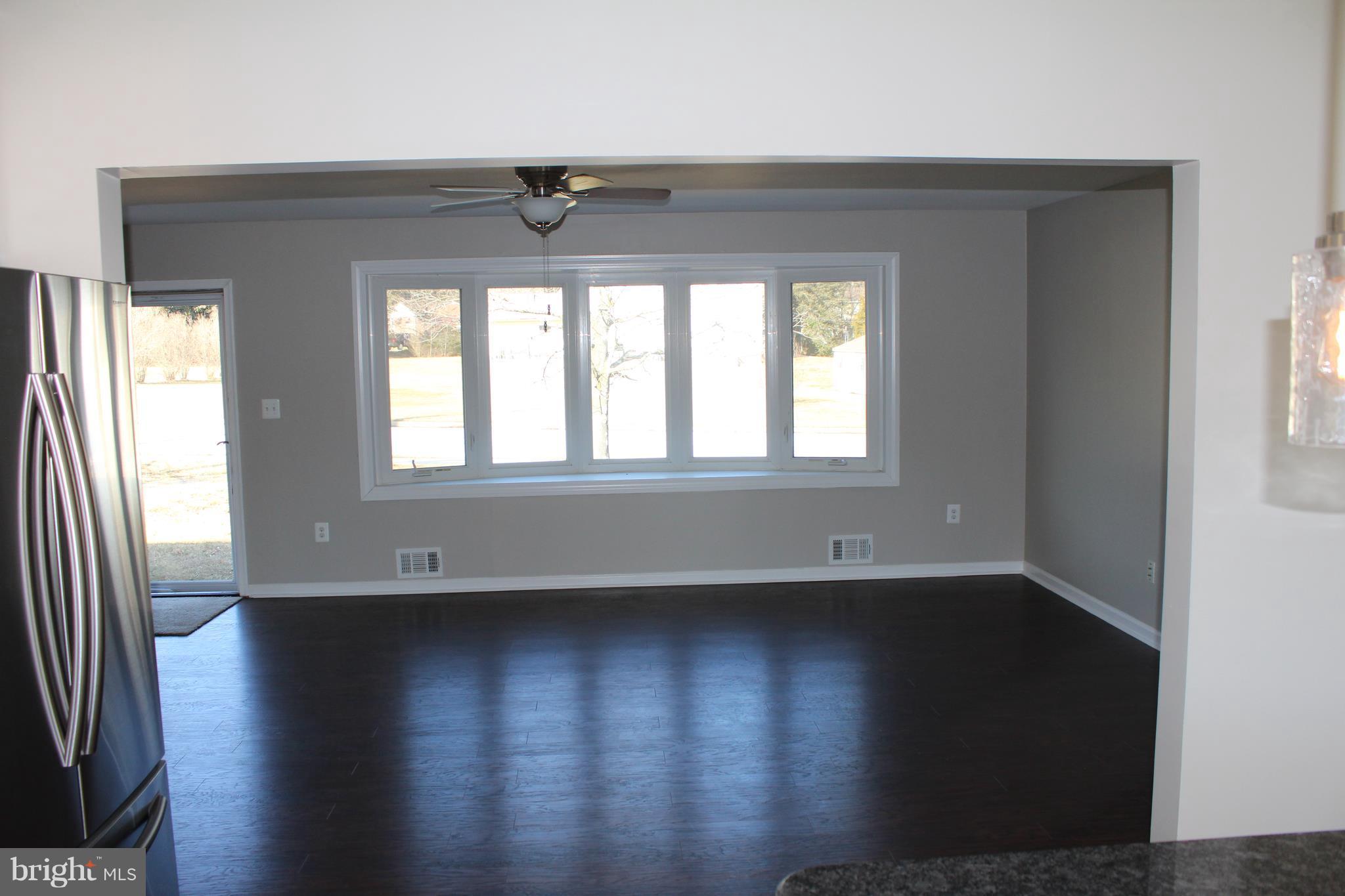 509 Paradise Road Aberdeen, MD 21001 - Photo 2 of 30 Living Room
