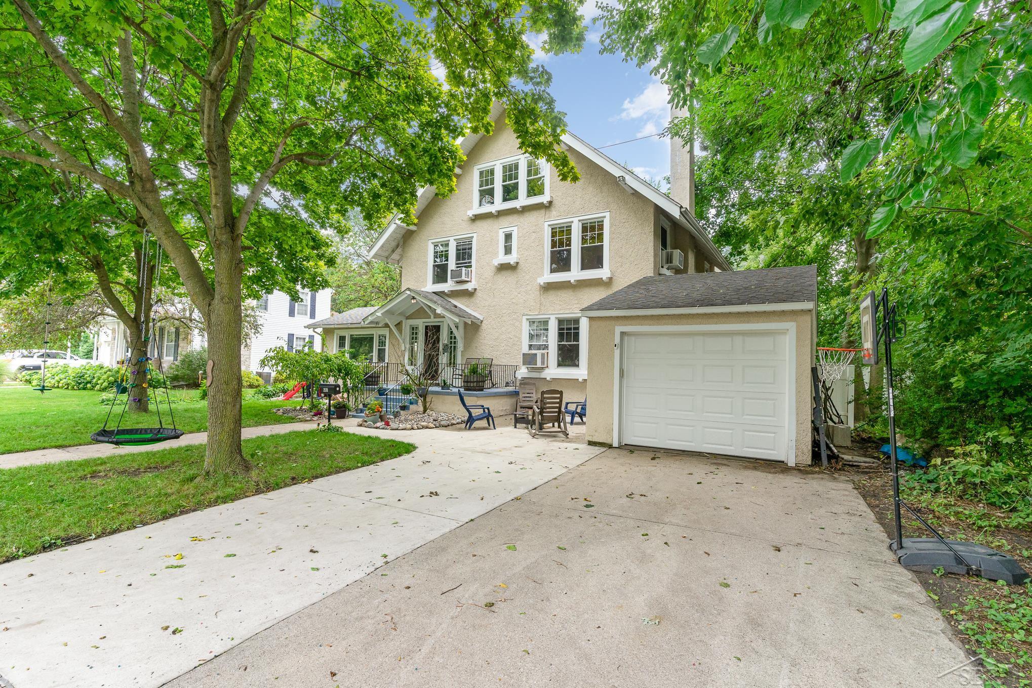 2138 5th Street Bay City, MI 48708 - Photo 2 of 25 50088568-1.JPG