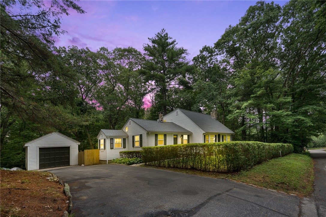 15 Williams Road Smithfield, RI 02917 - Photo 2 of 21