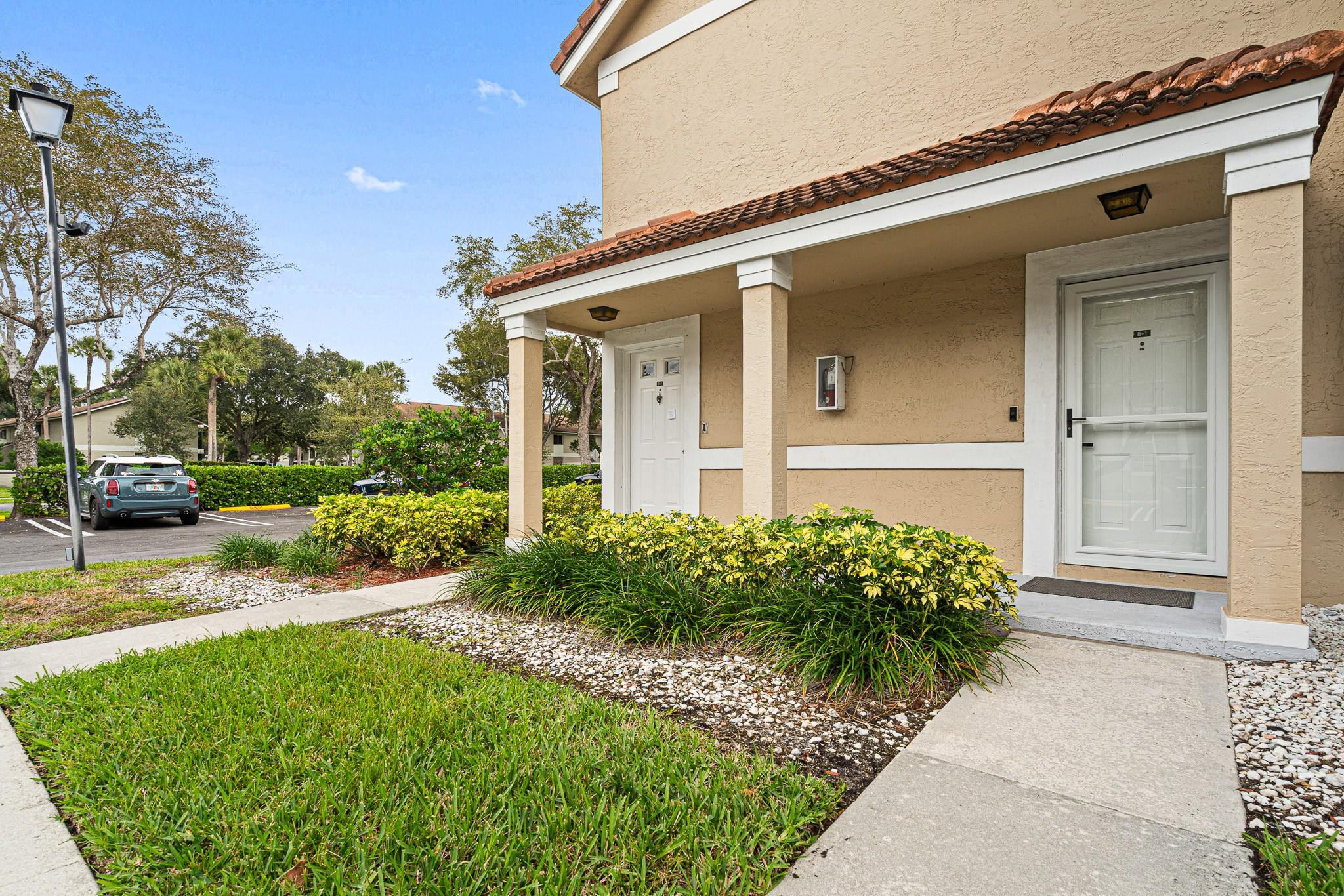 4620 West McNab Road, Unit B1 Pompano Beach, FL 33069 - Photo 2 of 36 Photo 2