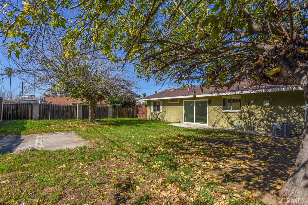 41431 Vicky Lane Hemet, CA 92544 - Photo 24 of 28 a view of a yard in front of house