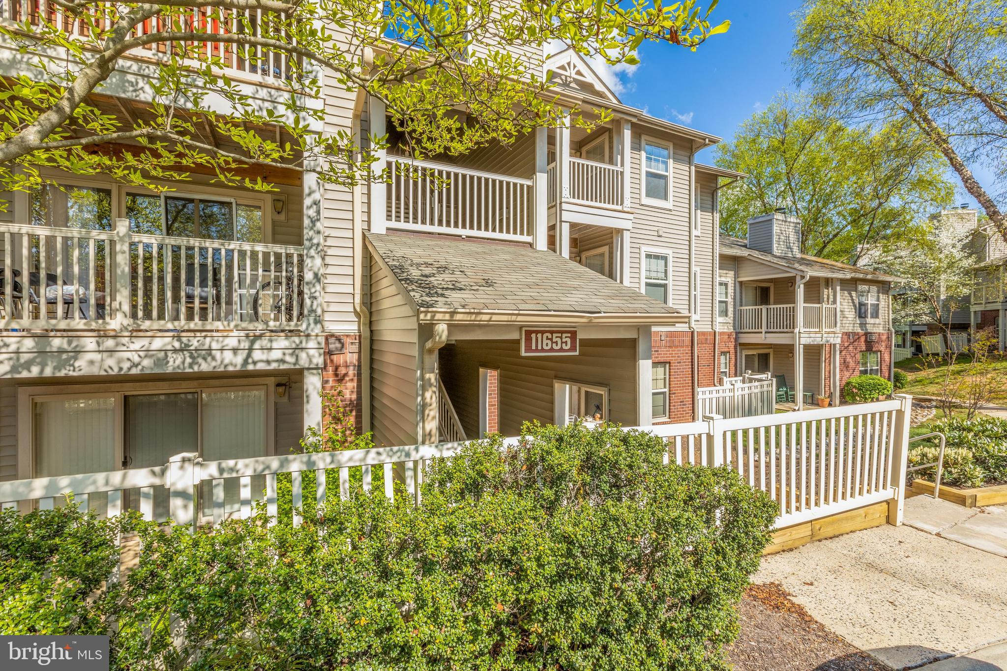 11655 Chesterfield Court, Unit K Reston, VA 20190 - Photo 2 of 25 Gallery Image 2