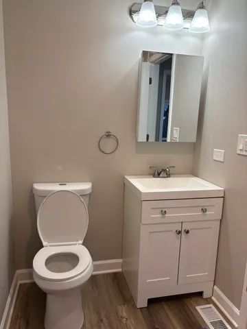 $2,800 | 3226 181st Street, Lansing, IL 60438