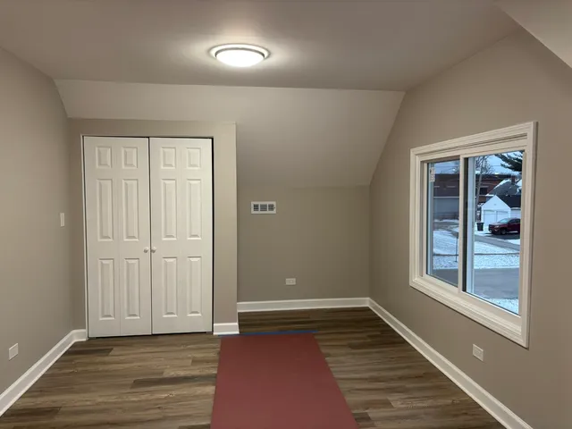 $2,800 | 3226 181st Street, Lansing, IL 60438