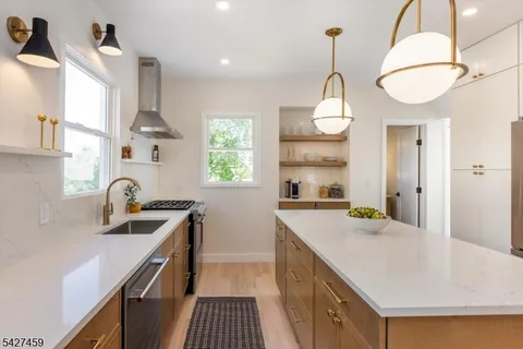 $999,000 | 4 Yale Terrace, West Orange, NJ 07052