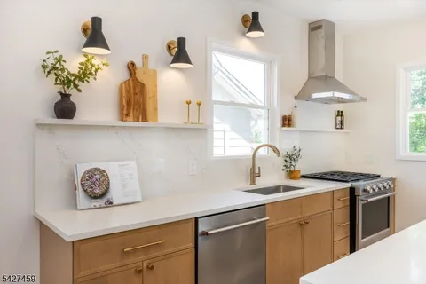 $999,000 | 4 Yale Terrace, West Orange, NJ 07052