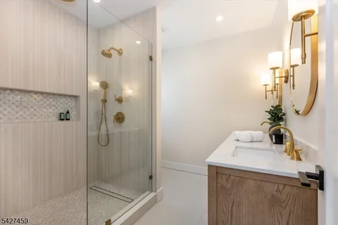 $999,000 | 4 Yale Terrace, West Orange, NJ 07052