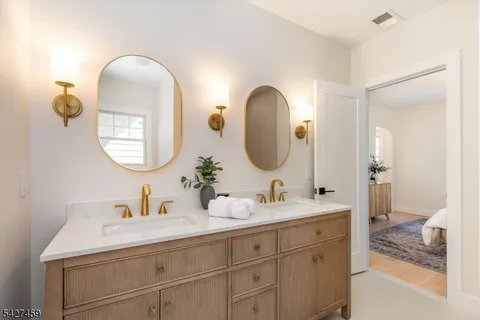 $999,000 | 4 Yale Terrace, West Orange, NJ 07052