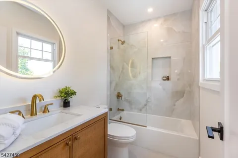 $999,000 | 4 Yale Terrace, West Orange, NJ 07052