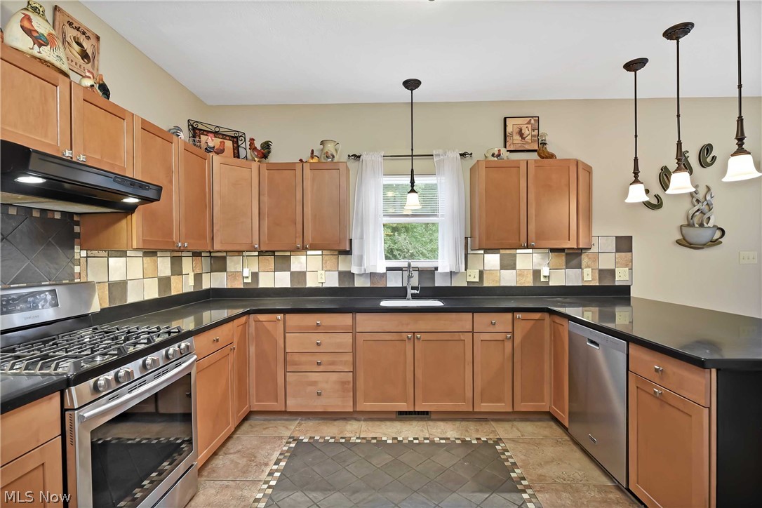 5215 Lear Nagle Road North Ridgeville, OH 44039 - Photo 8 of 35