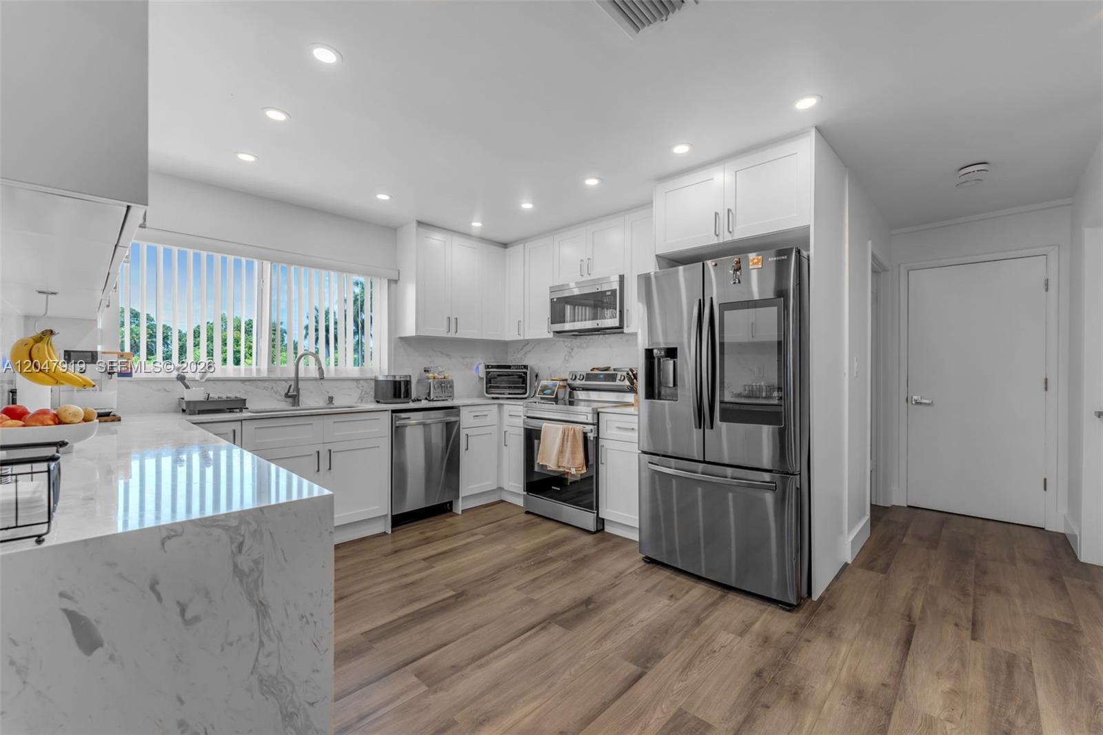 13770 Southwest 192nd Street Miami, FL 33177 - Photo 11 of 27