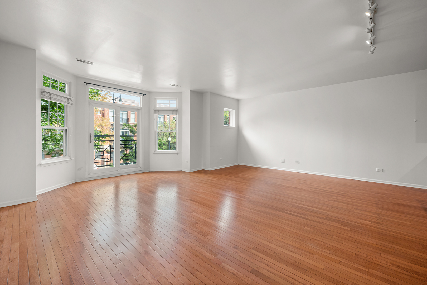 1414 South Halsted Street, Unit 2B Chicago, IL 60607 - Photo 3 of 31 Gallery Image 3