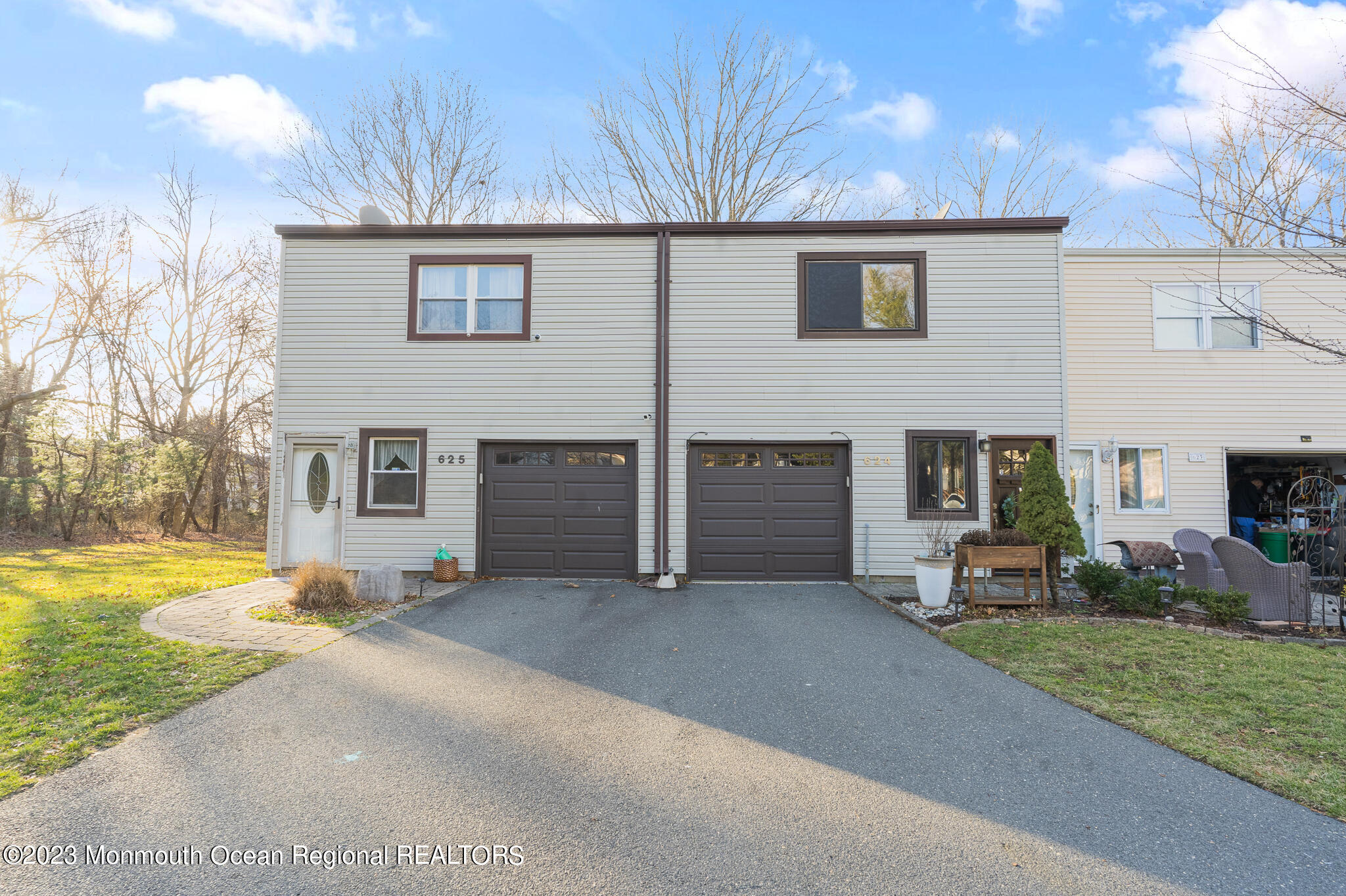 624 Randall Way Aberdeen, NJ 07747 - Photo 2 of 33 DSC00207