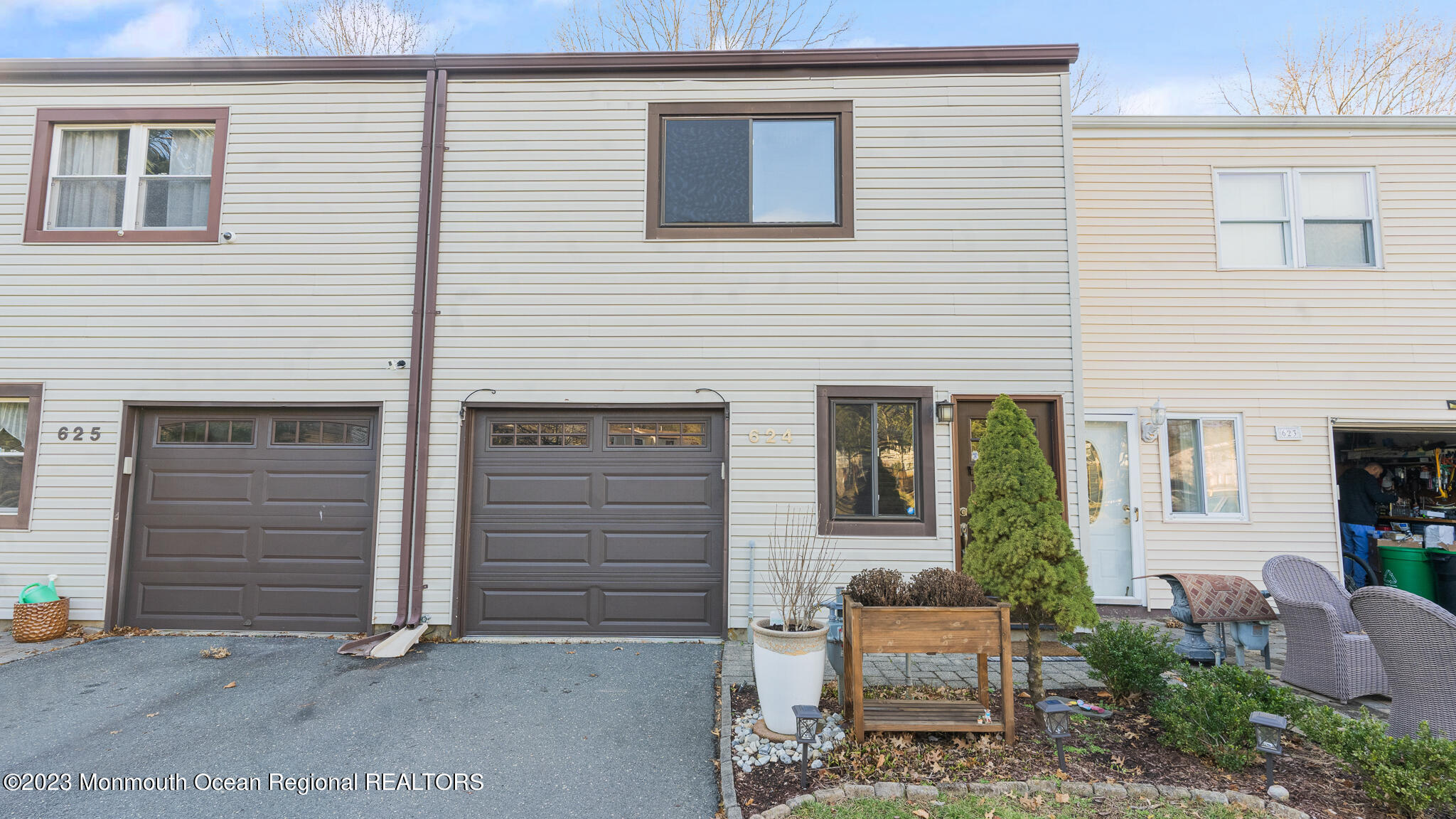 624 Randall Way Aberdeen, NJ 07747 - Photo 3 of 33 DSC00208