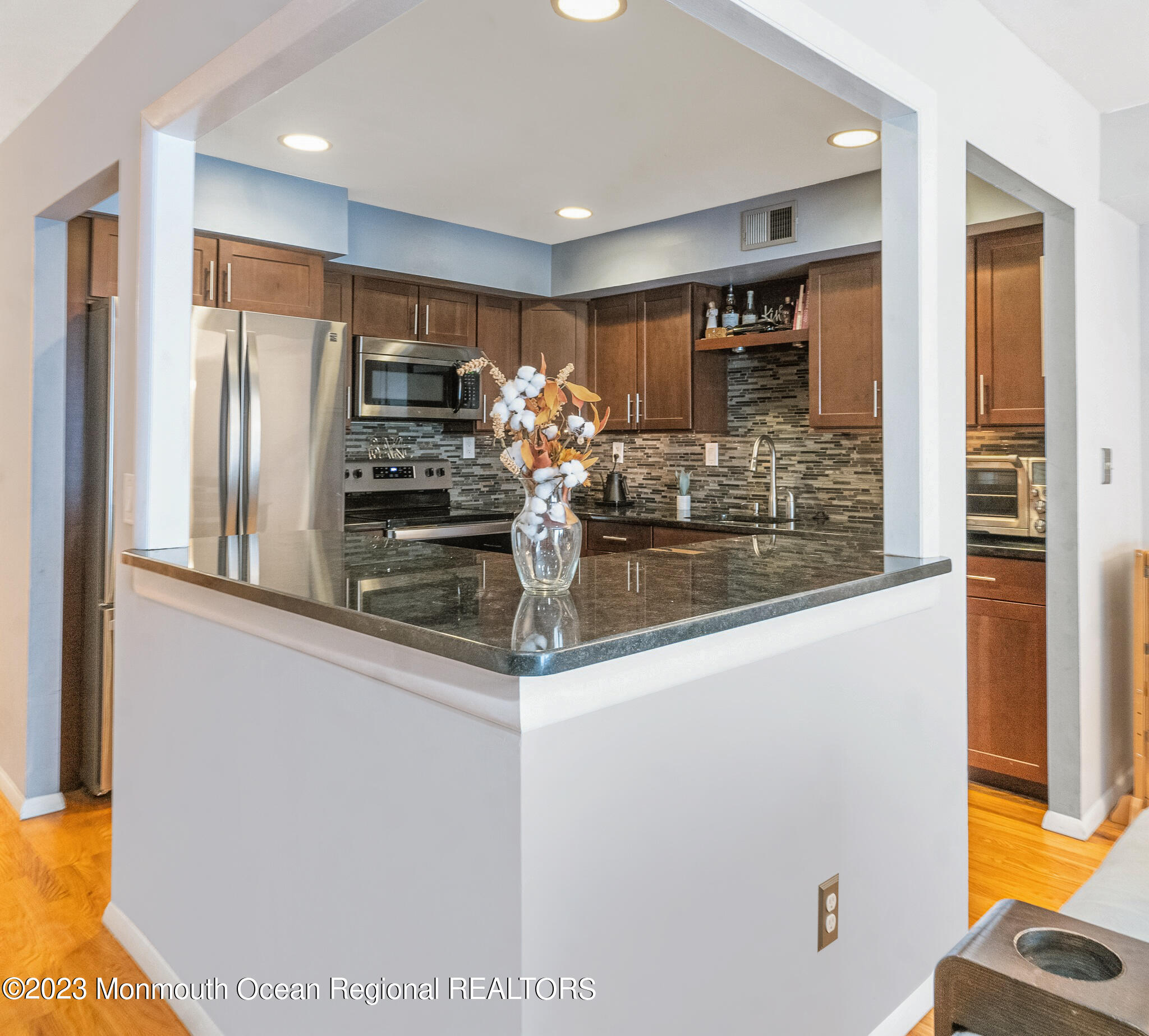 624 Randall Way Aberdeen, NJ 07747 - Photo 9 of 33 DSC00217