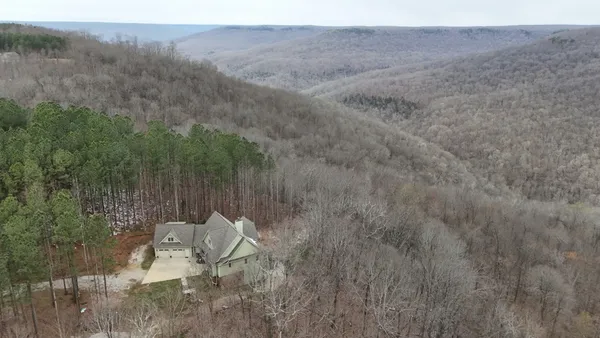 $860,000 | 460 Cross Creek Drive, South Pittsburg, TN 37380