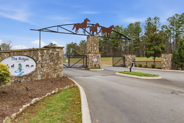 $860,000 | 460 Cross Creek Drive, South Pittsburg, TN 37380
