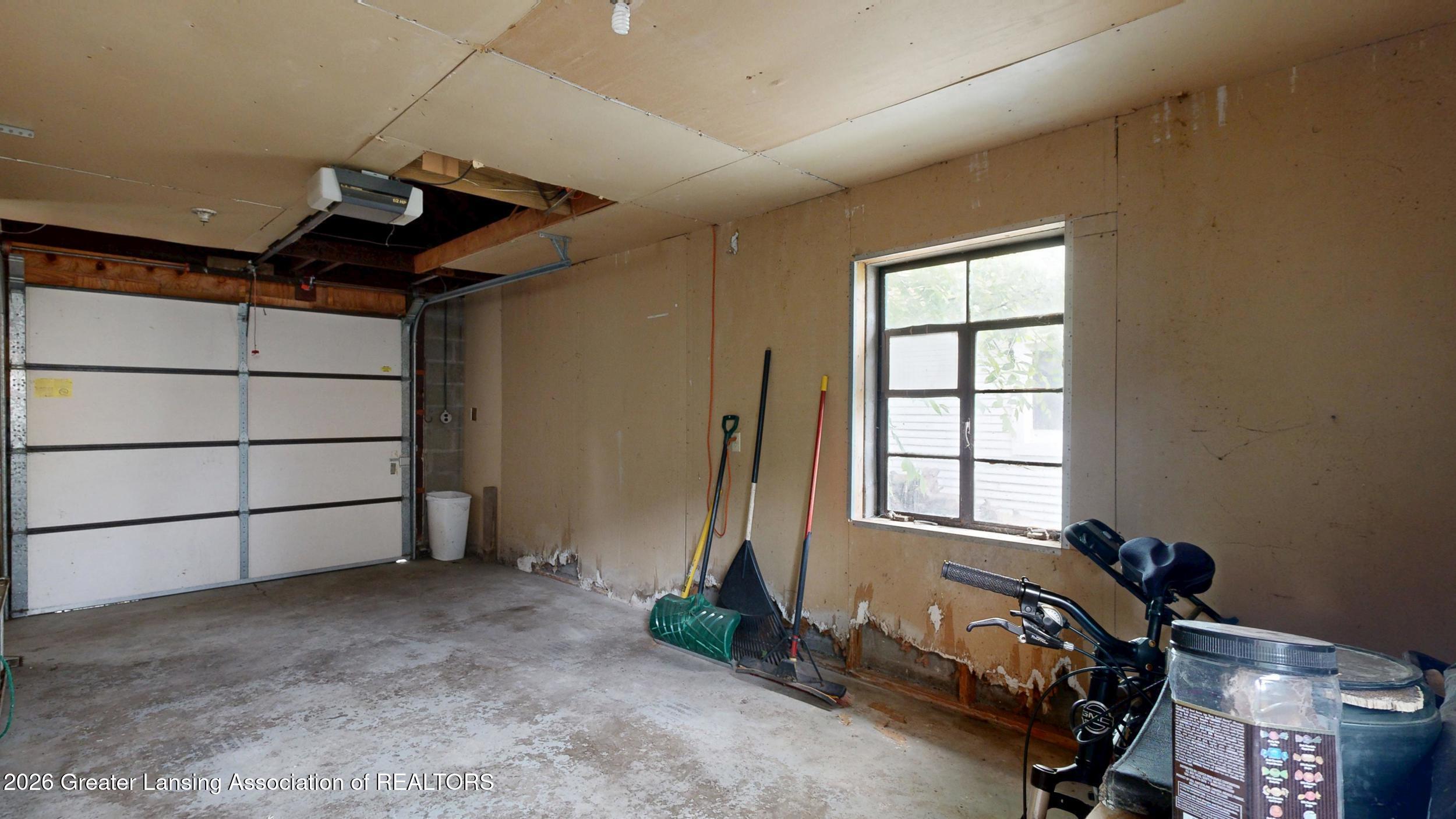 2409 Alpha Street Lansing, MI 48910 - Photo 30 of 46 Garage