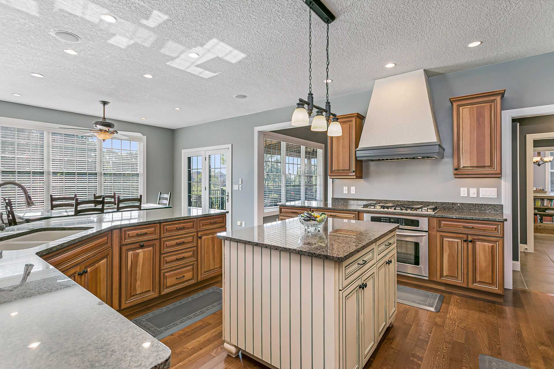 6327 Eagle Ridge Road Bettendorf, IA 52722 - Photo 9 of 43 Gallery Image 9