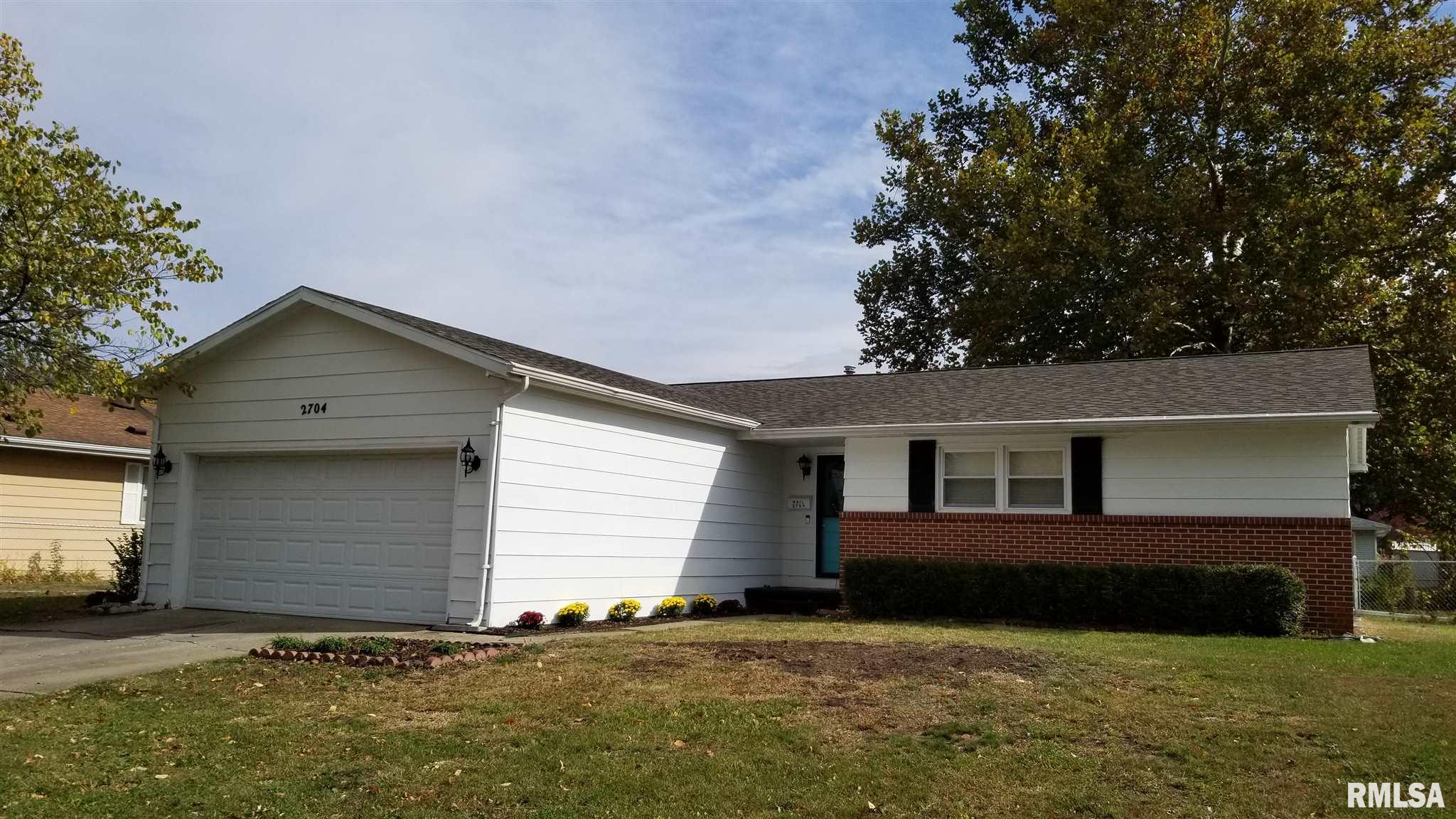 2704 Delaware Drive Springfield, IL 62702 - Photo 2 of 2